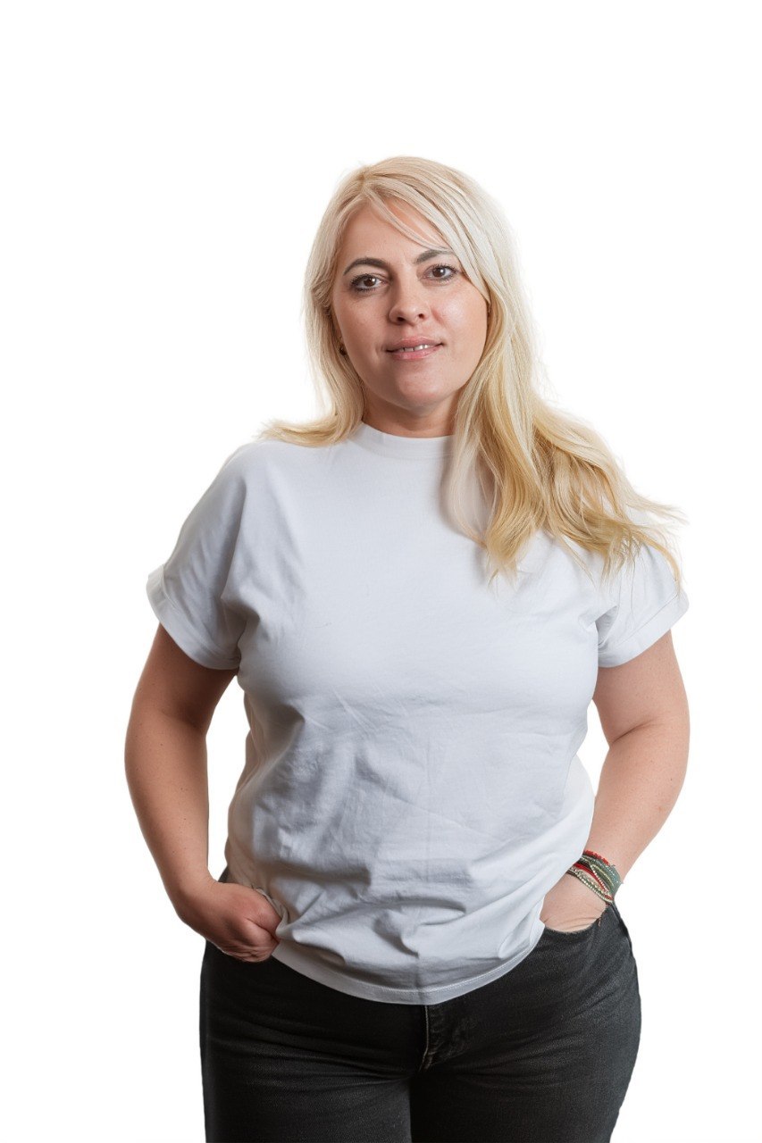 Oana Andrei, Artist, specialist pentru Îndreptare cu keratină, salon Dristor
